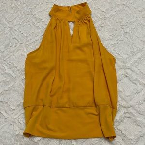 NYC sleeveless top ❤️